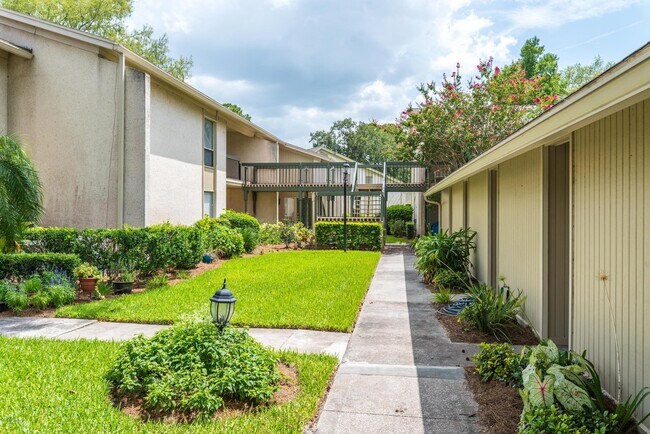 Foto del edificio - 10154 Leisure Ln N