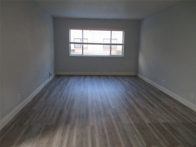 Building Photo - 11444 NW 42nd St