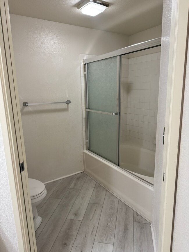 Building Photo - 1 bedroom 1 ba in Mission Valley, Availabl...