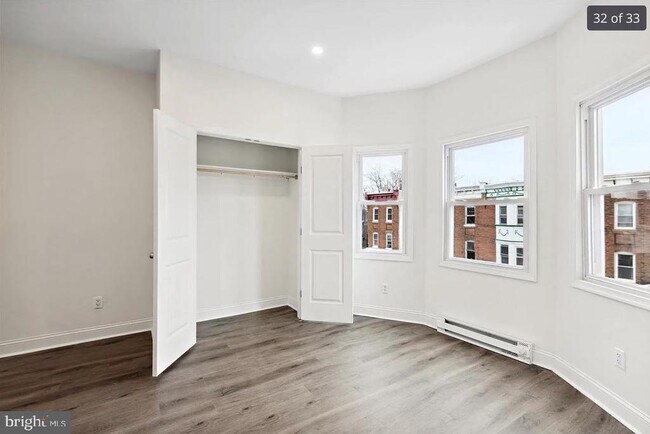 Foto del edificio - 320 N 62nd St