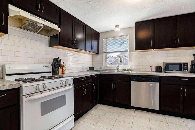 Foto del edificio - 842 5th St NW