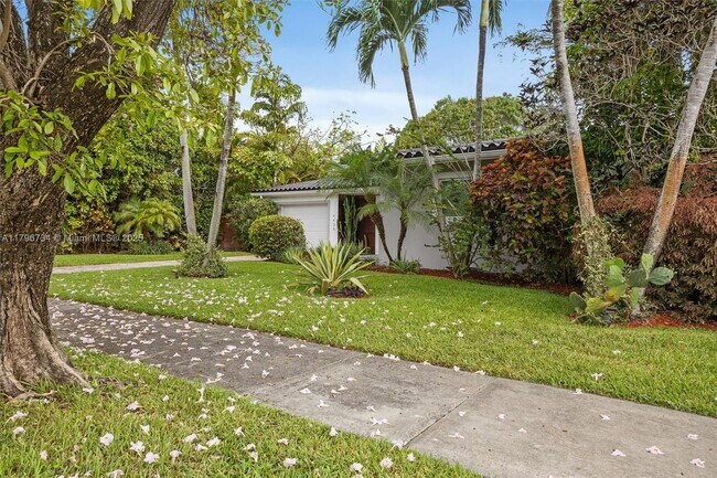 Foto del edificio - 4435 SW 13th St