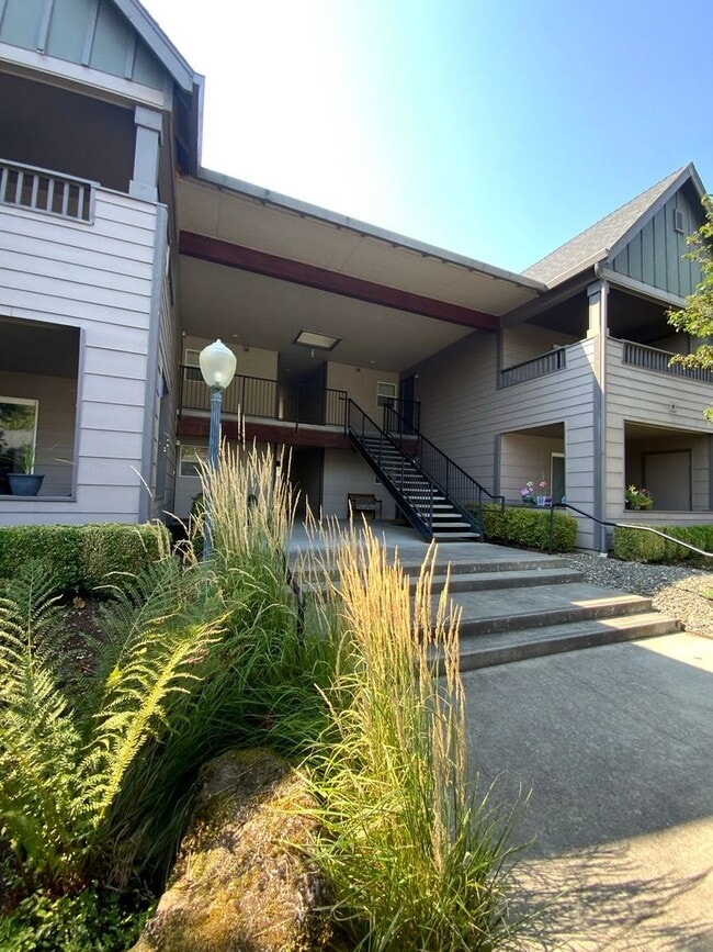 Building Photo - 14019 NE 20th Ave