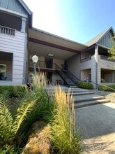 Building Photo - 14019 NE 20th Ave