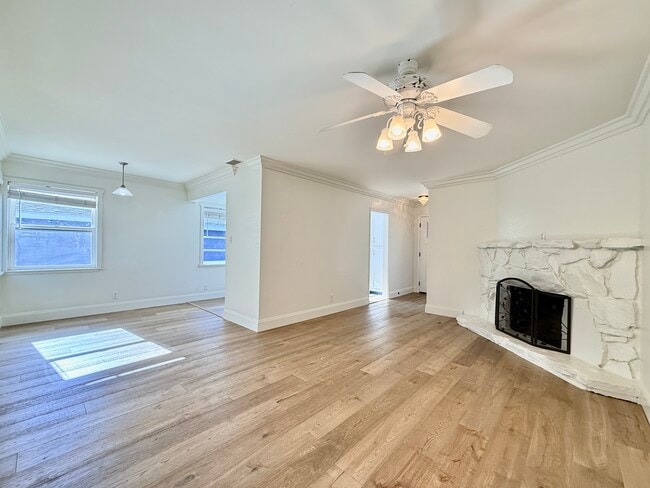 Foto del edificio - 4832 Maureen Ln