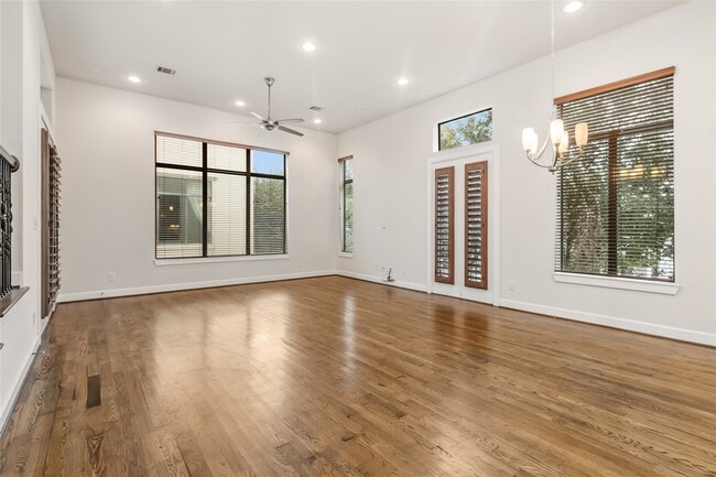 Foto del edificio - 5729 Larkin St