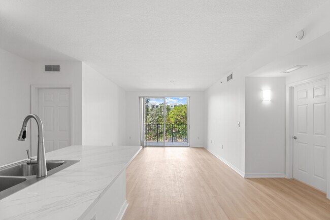 Foto del edificio - 6851 SW 44th St
