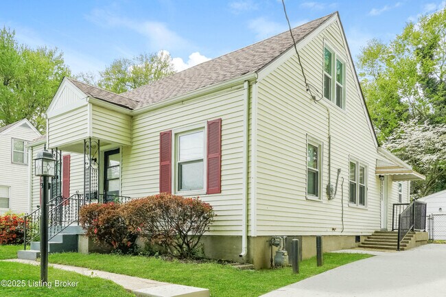 Building Photo - 140 Mills Dr