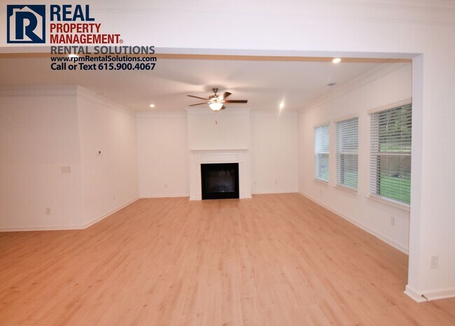 Foto del edificio - Gorgeous all brick home in Antioch! Attached garage!