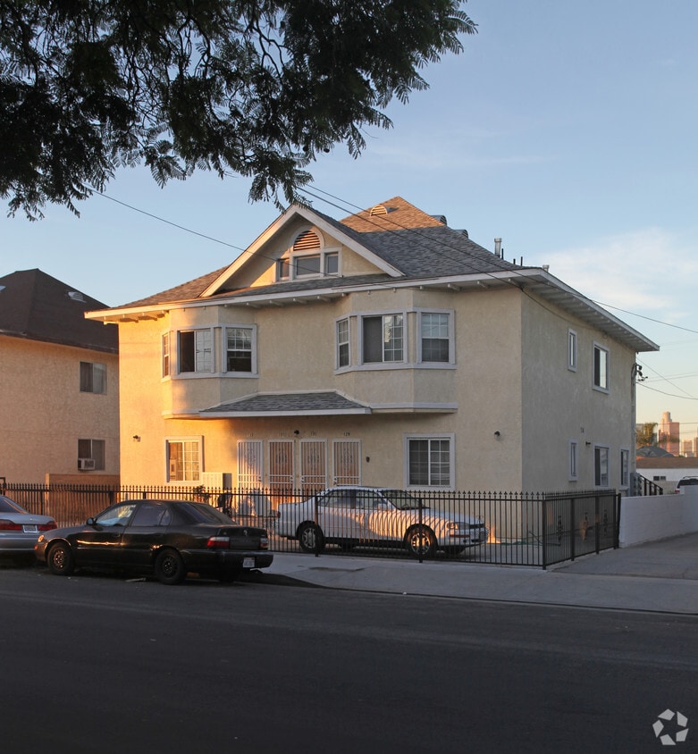 Primary Photo - 129-133 Avenue 23