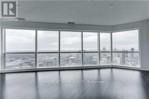Photo du bâtiment - 386 Yonge St