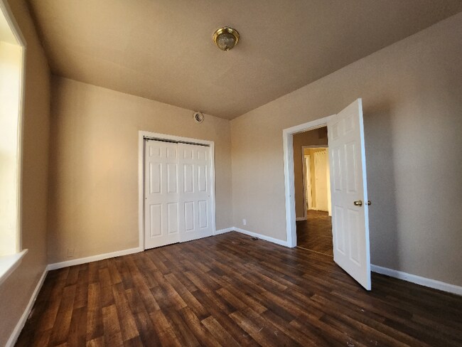 Building Photo - 6050 S Marshfield Ave