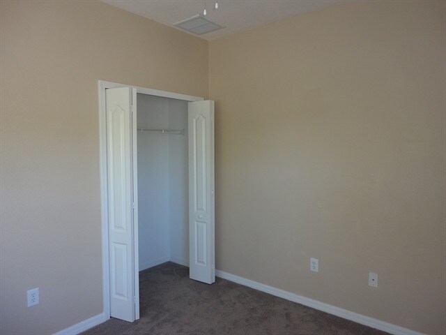 Foto del edificio - 25741 Crippen Dr