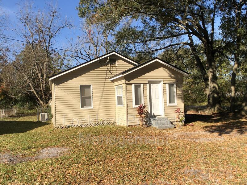 Primary Photo - 1098 Woodstock Ave