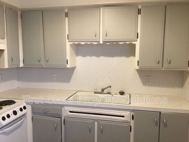 Photo - 1104 N Carol Ln House