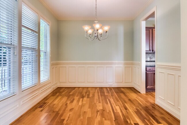 Building Photo - 4 Bedroom 2.5 bath single family home in H...