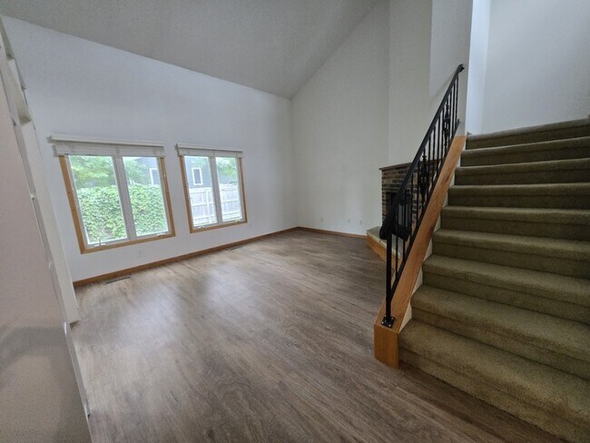 Foto del edificio - Prairie Townhomes