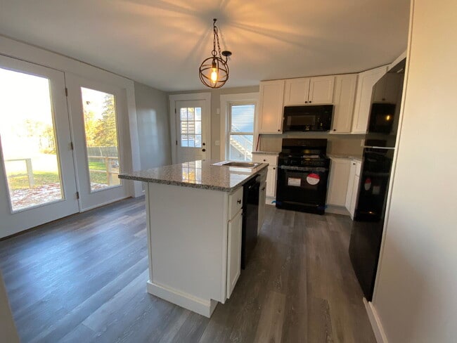 Building Photo - 311 Knox Marsh Rd