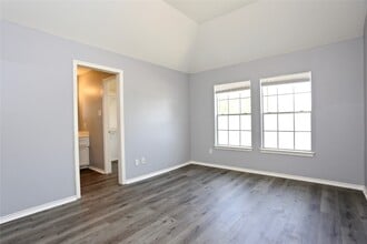 Building Photo - 2515 Hyland Park