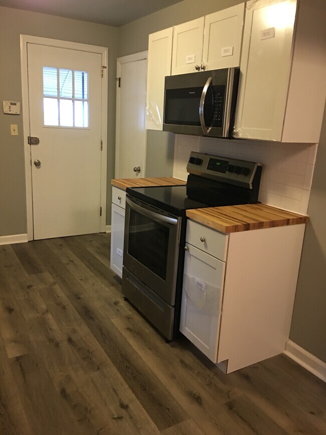 All New Kitchen - 1096 Ferndale St