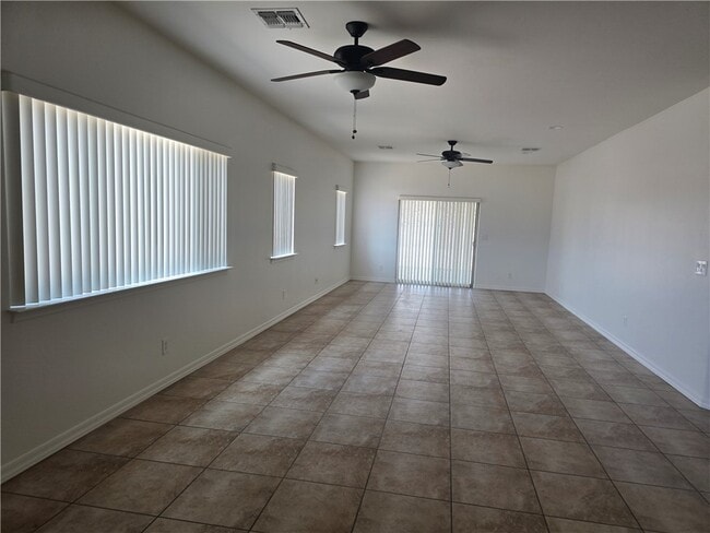 Building Photo - 417 Chablis Ct