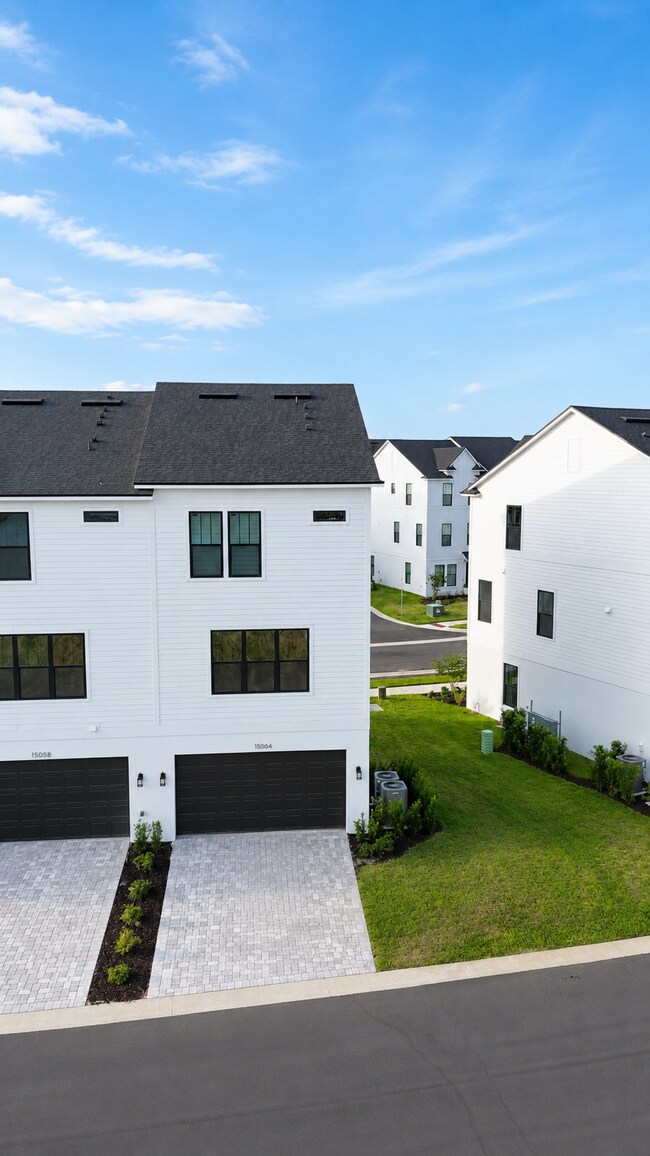 Foto del edificio - 15064 Grove Lake Dr