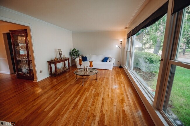 Foto del edificio - 683 Prospect Ave