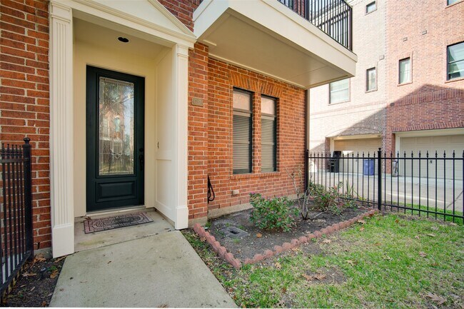 Foto del edificio - 2110 Shearn St