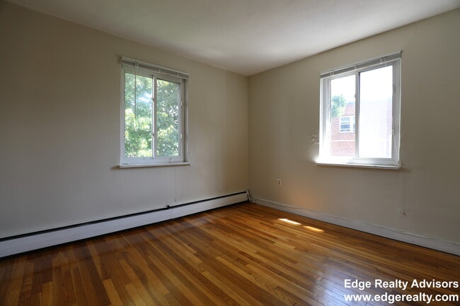 Building Photo - 71 Colborne Rd