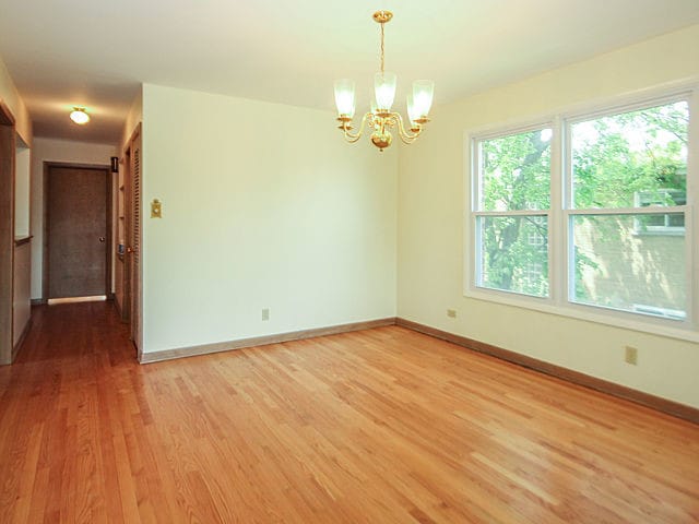 Dining Area - 3014 S Harlem Ave