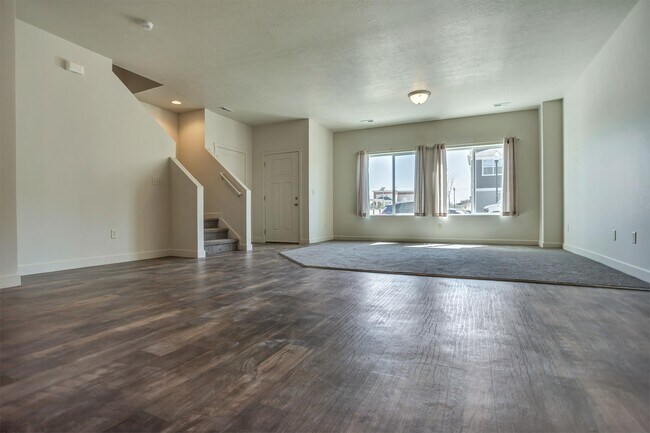 Building Photo - 5663 Island Ridge Dr