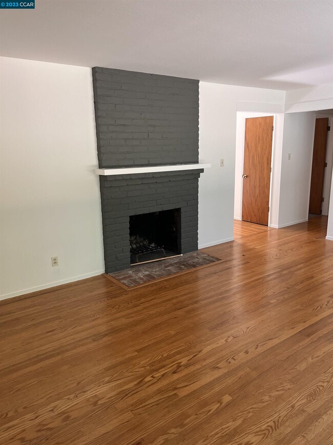 Building Photo - 79 Mariposa Ct