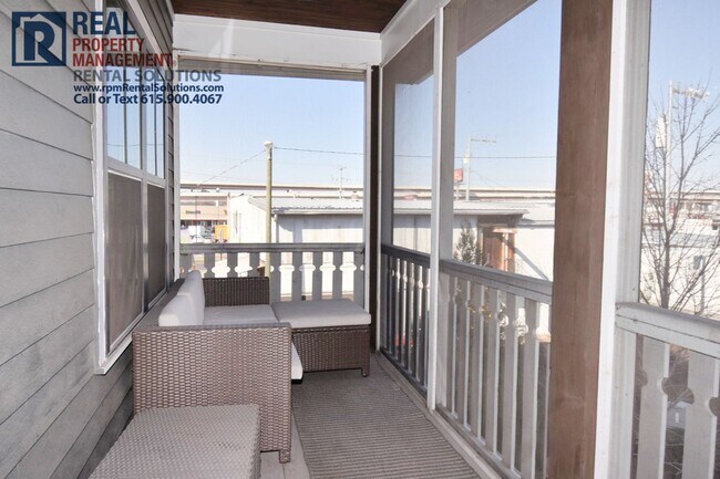 Foto del edificio - Wonderful 3 bedroom 3.5 bath in Sylvan Par...