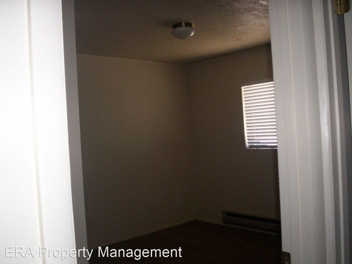 Building Photo - 673 W 400 N