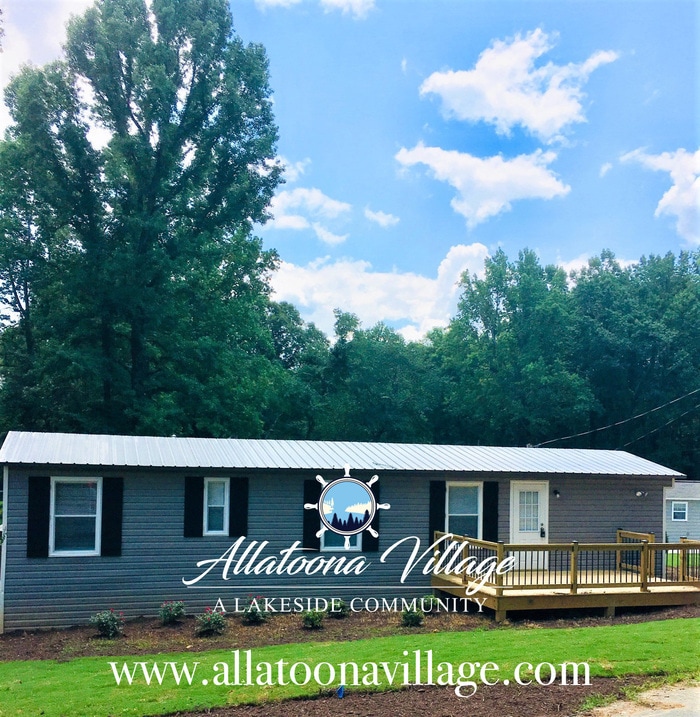 Primary Photo - Custom Renovation 2BR/1Bth Lakeside Home w...