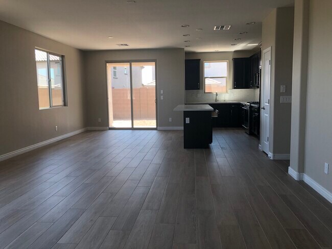 Building Photo - 14405 W Cottontail Ln