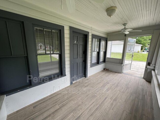 Foto del edificio - 611 E Plymouth Ave
