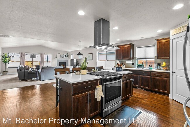 Foto del edificio - 3 br, 2 bath House - 654 NW 27th St