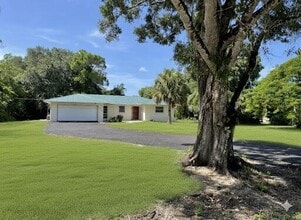 Building Photo - 16790 Glasgow Dr E
