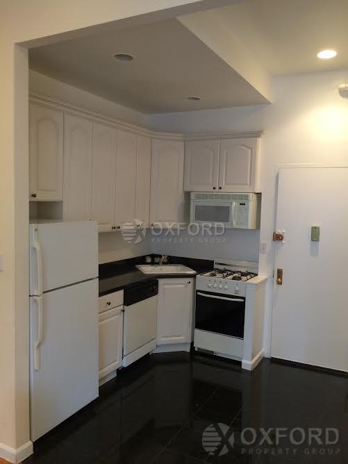 Building Photo - 70 West St