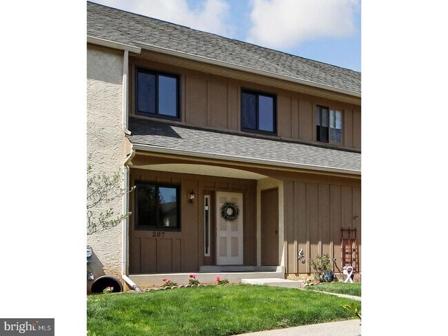 Building Photo - 207 Josephs Way