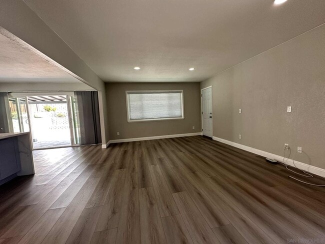 Building Photo - 819 Halecrest Dr
