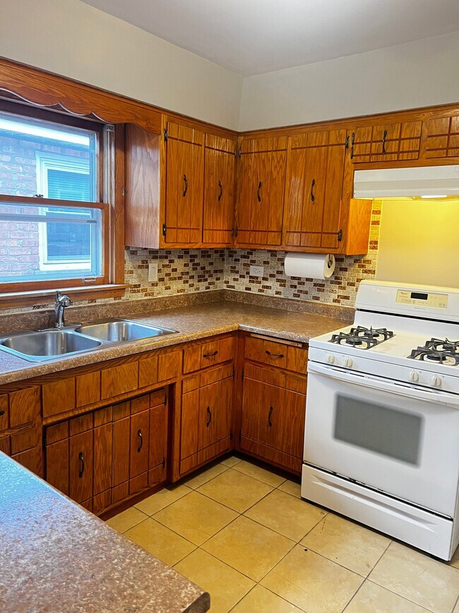 Foto del edificio - 5709 S Archer Ave