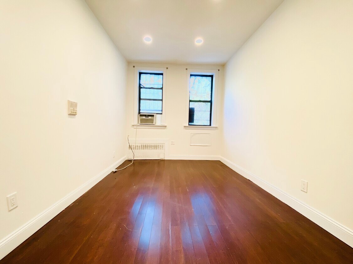 Foto del edificio - 154 E 7th St