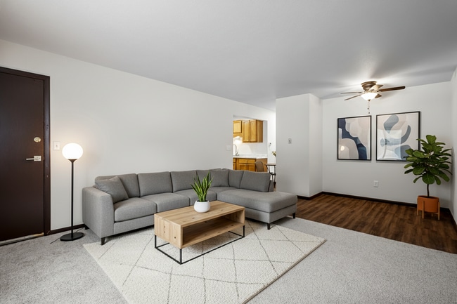 Building Photo - Arrowhead Apartments and Townhomes