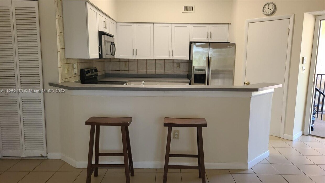 Foto del edificio - 2550 SW 18th Terrace