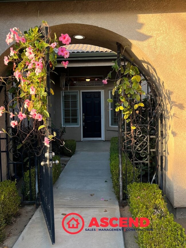 Foto del edificio - Charming Home in Olive Dr Area!