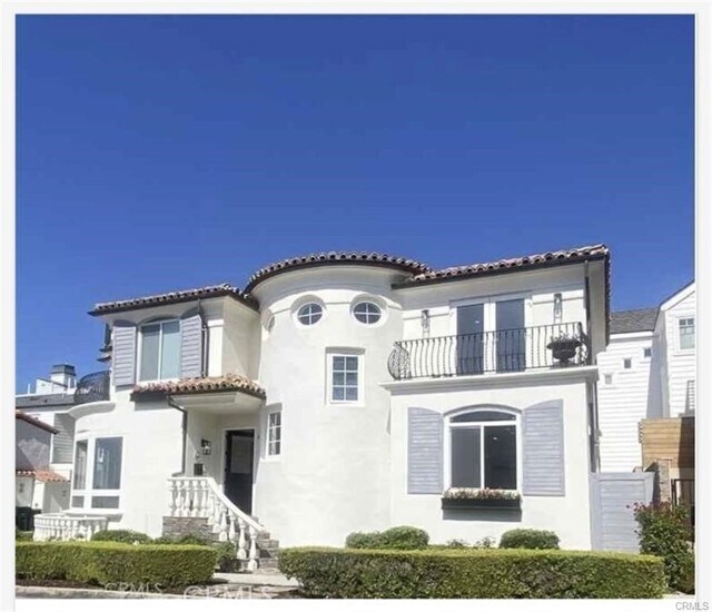 Building Photo - 2720 Bayview Dr