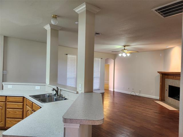 Foto del edificio - 1329 Kingsley Ct