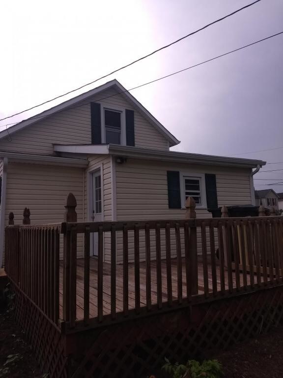Primary Photo - 644 Elm St